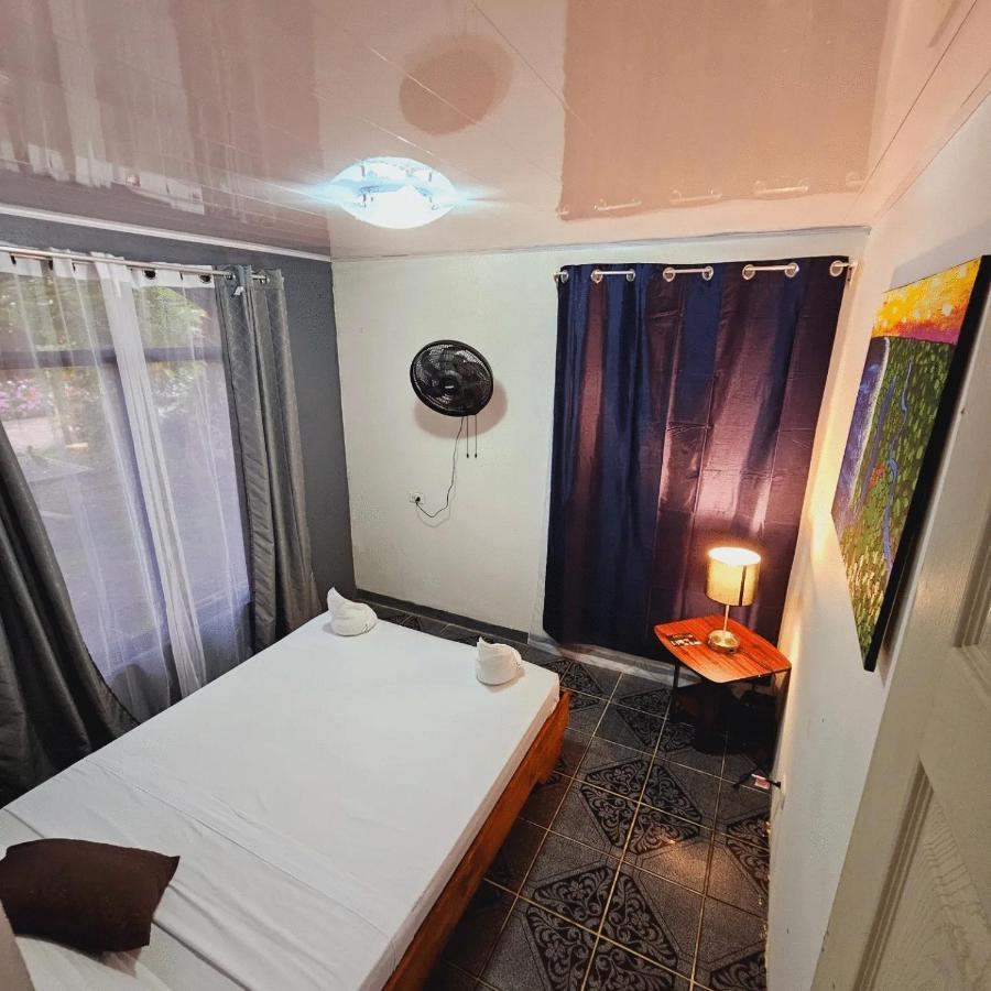 Micheck Beach House 토르투게로 외부 사진