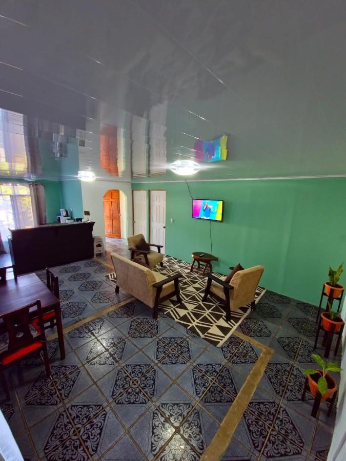 Micheck Beach House 토르투게로 외부 사진