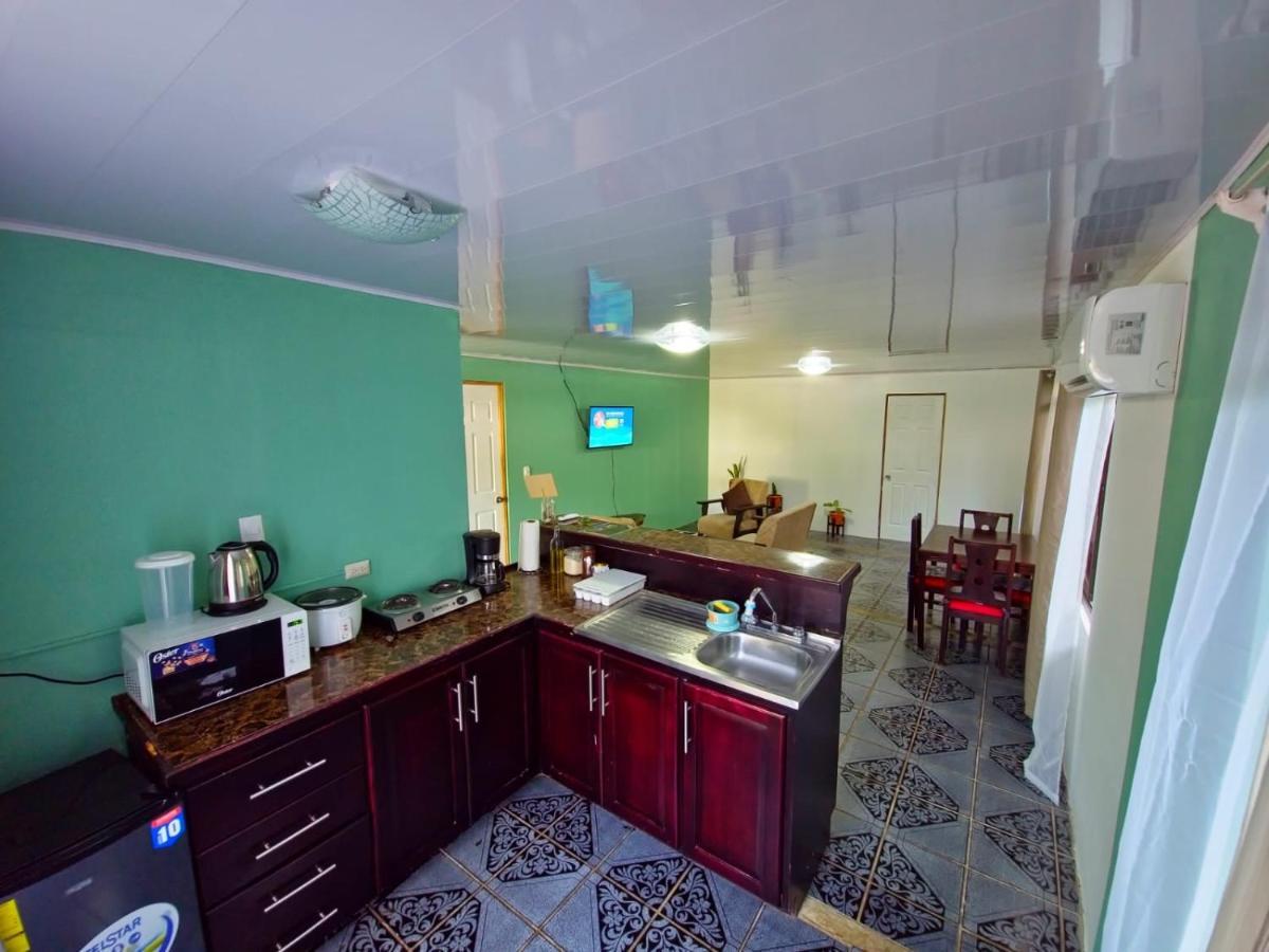 Micheck Beach House 토르투게로 외부 사진
