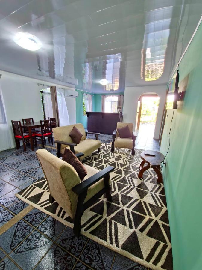 Micheck Beach House 토르투게로 외부 사진