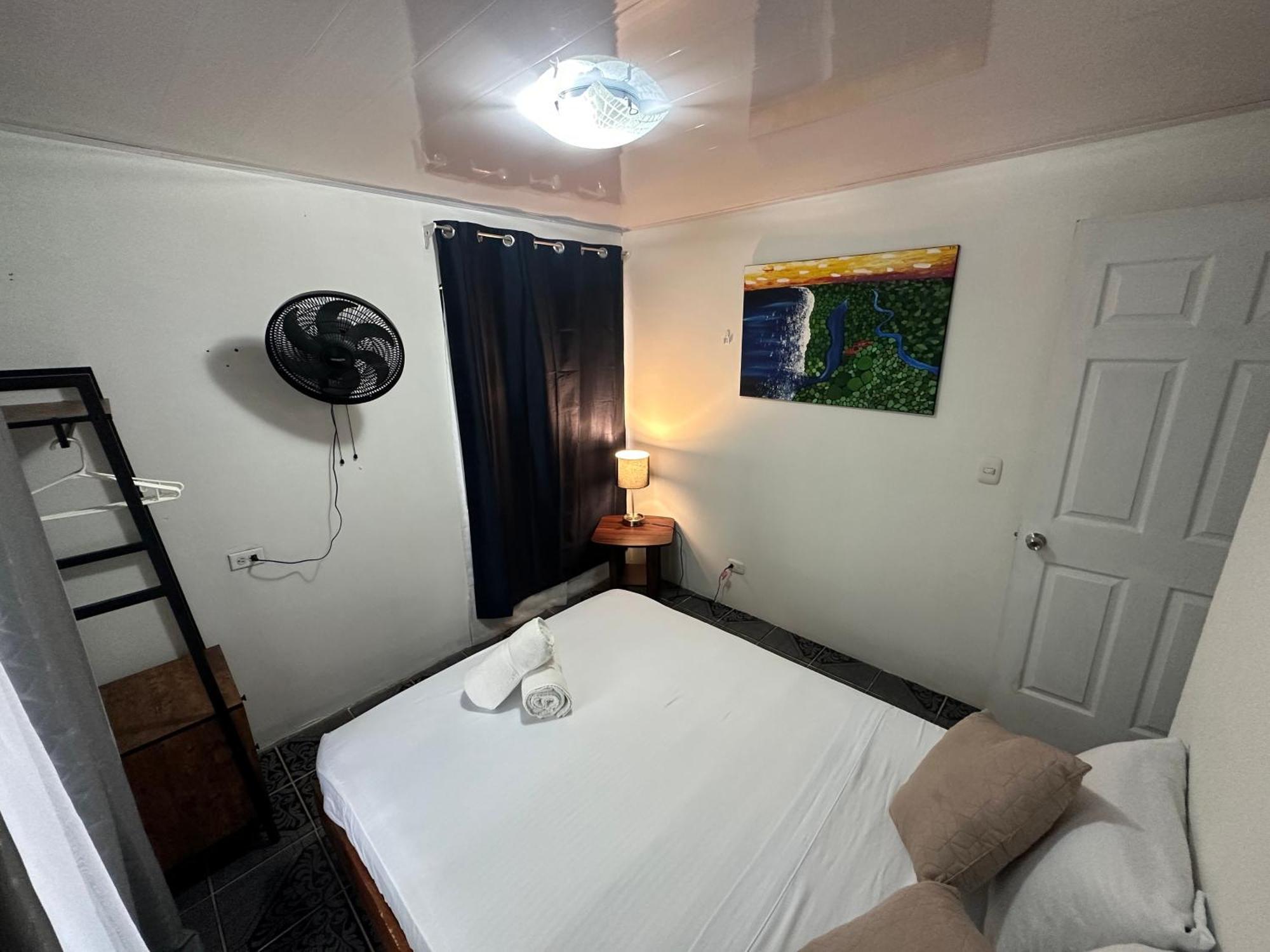 Micheck Beach House 토르투게로 외부 사진